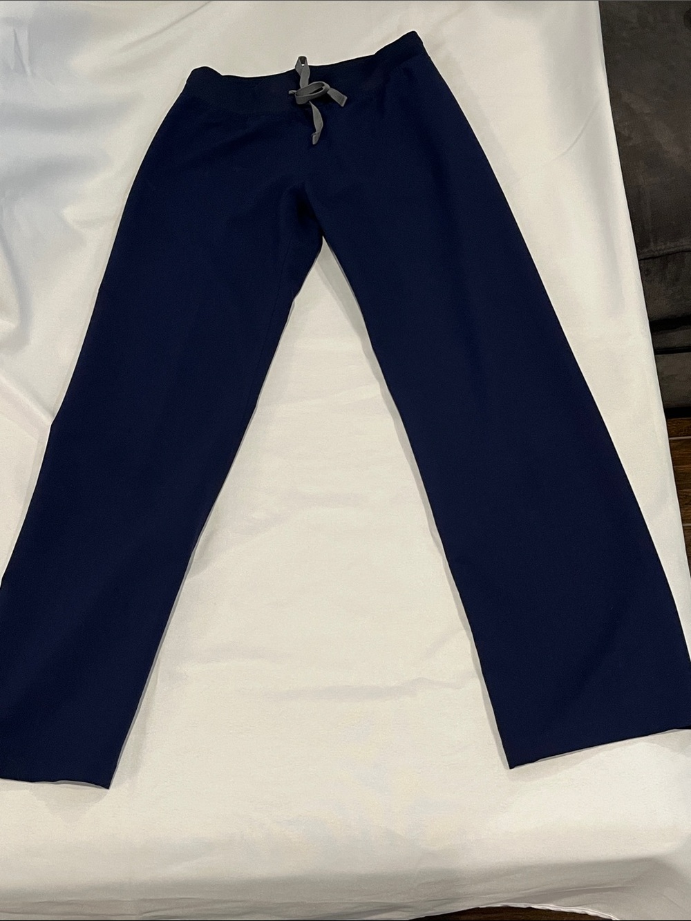 Figs Ladies Navy Drawstring Straight Leg Pants Sz. XS Like New Back Pockets Only